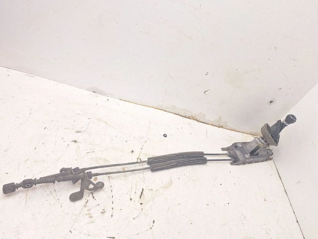 Pavarų perjungimo mechanizmas (kulisa)