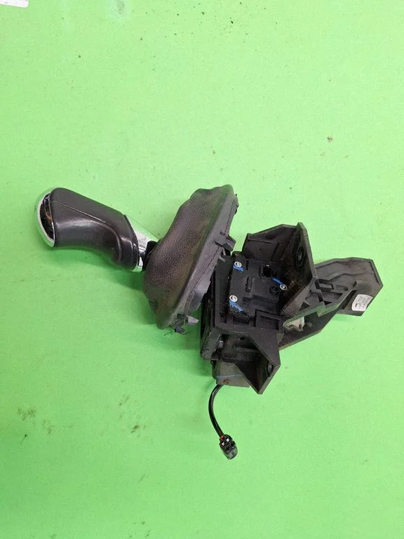 Pavarų perjungimo mechanizmas (kulisa)
