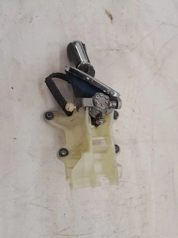 Pavarų perjungimo mechanizmas (kulisa)