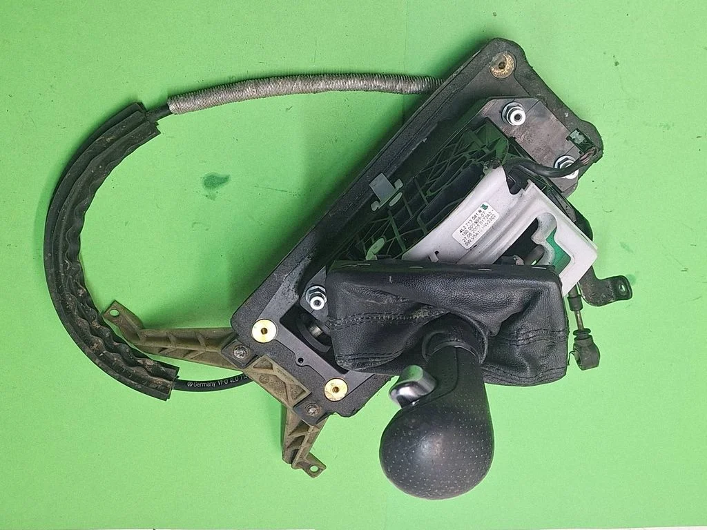 Pavarų perjungimo mechanizmas (kulisa)