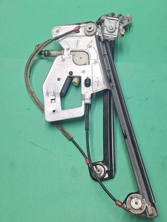 Priekinio el. lango pakėlimo mechanizmo komplektas