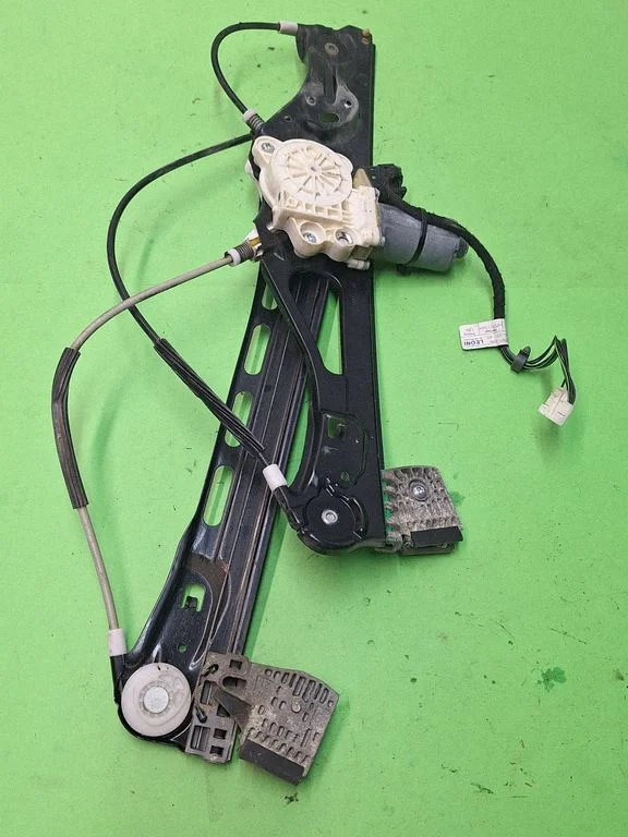 Priekinio el. lango pakėlimo mechanizmo komplektas