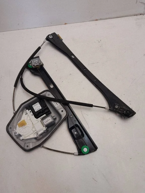 Priekinio el. lango pakėlimo mechanizmo komplektas