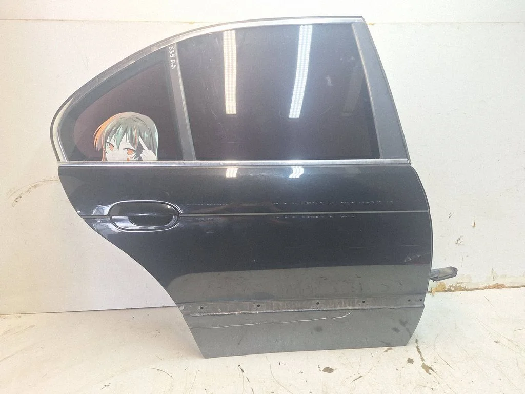 Rear door – rear right