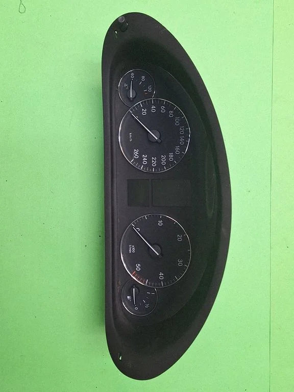 Speedometer (instrument cluster) A2035404947