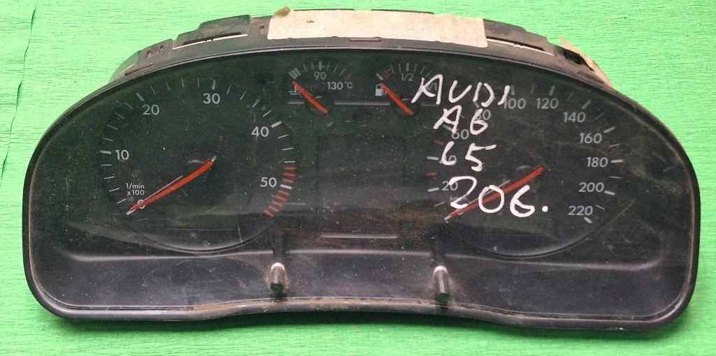 Spidometrs (instrumentu panelis) – Audi A6 Allroad C5 (1999-2005)