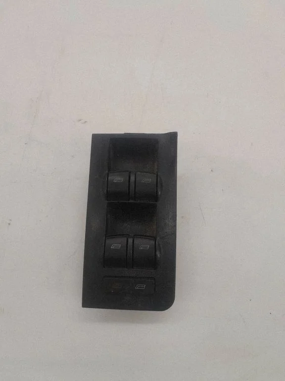Elektrinių langų jungtukas
