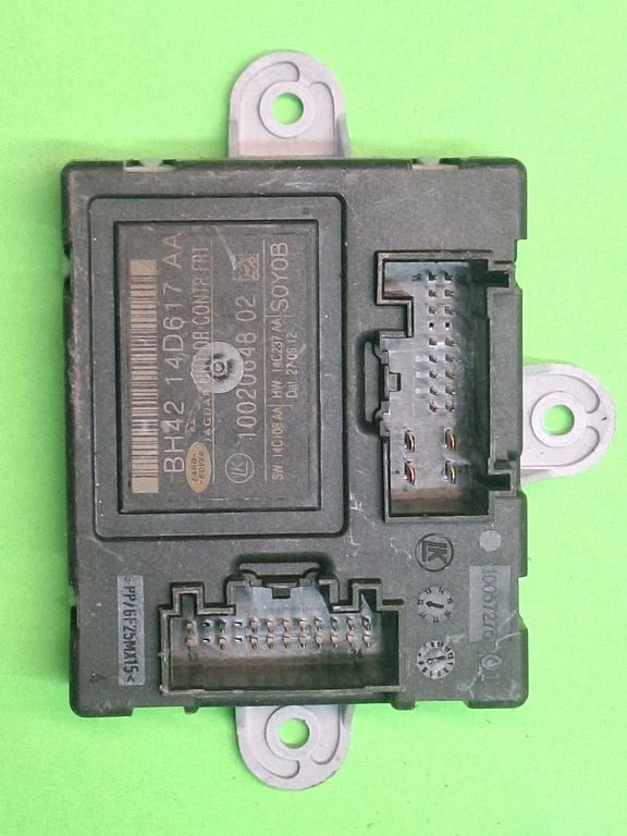 Durų elektronikos valdymo blokas