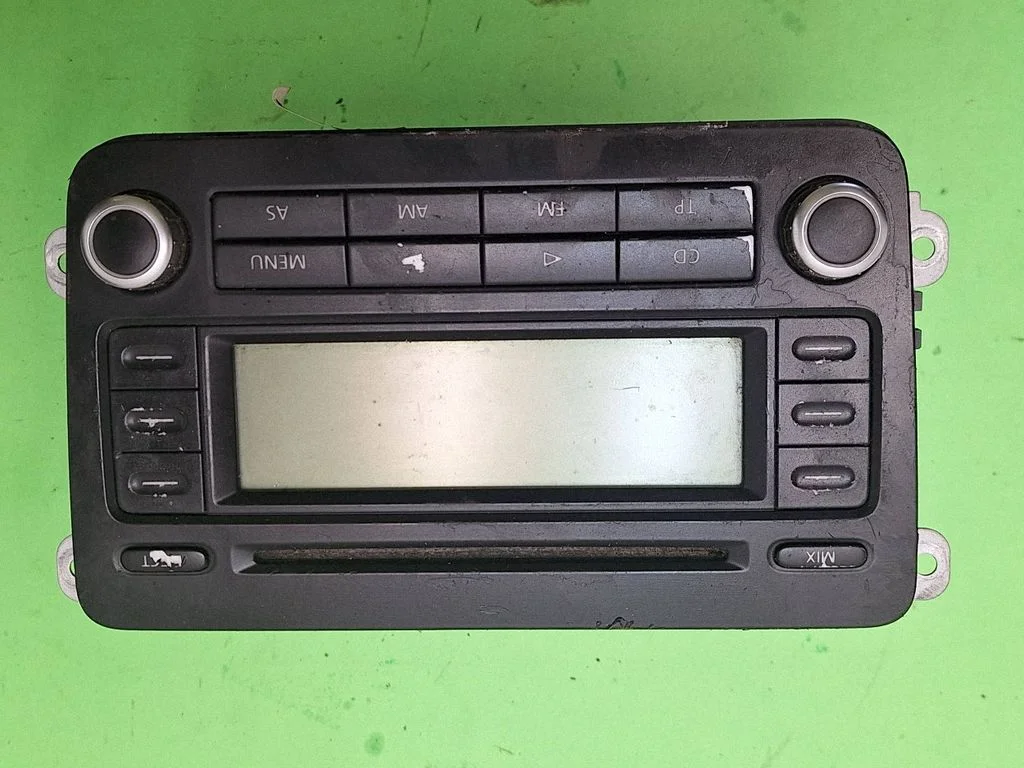 Radija/ CD/DVD grotuvas/ navigacija