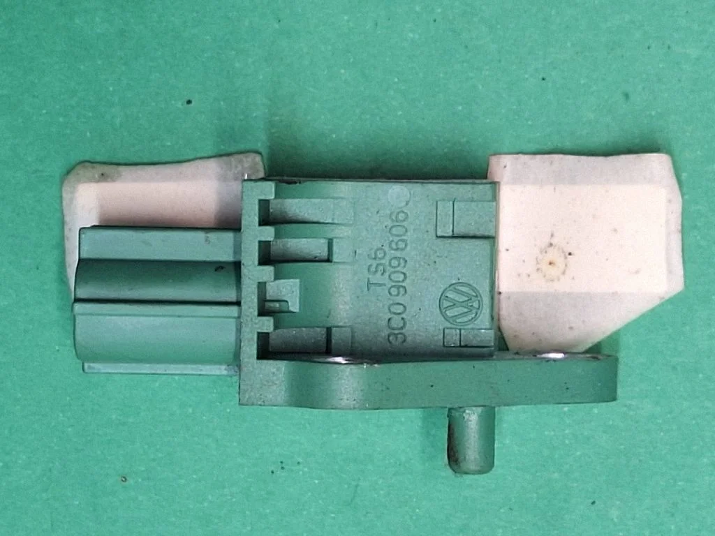 Airbag deployment crash/impact sensor 3C0909606