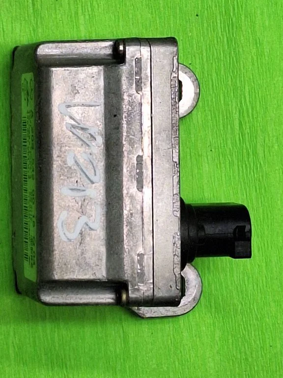 ESP (stabilumo sistemos) daviklis (išilginio pagreičio daviklis)