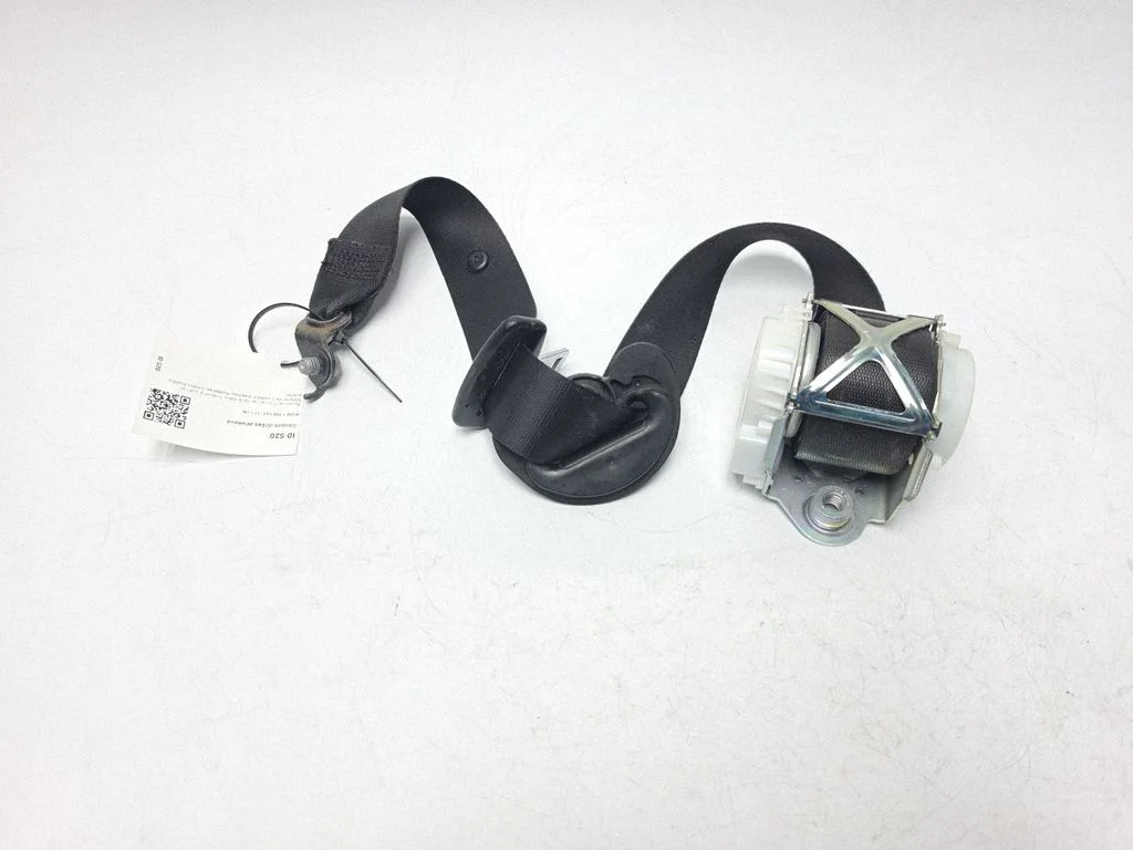 Front seatbelt 34078319D