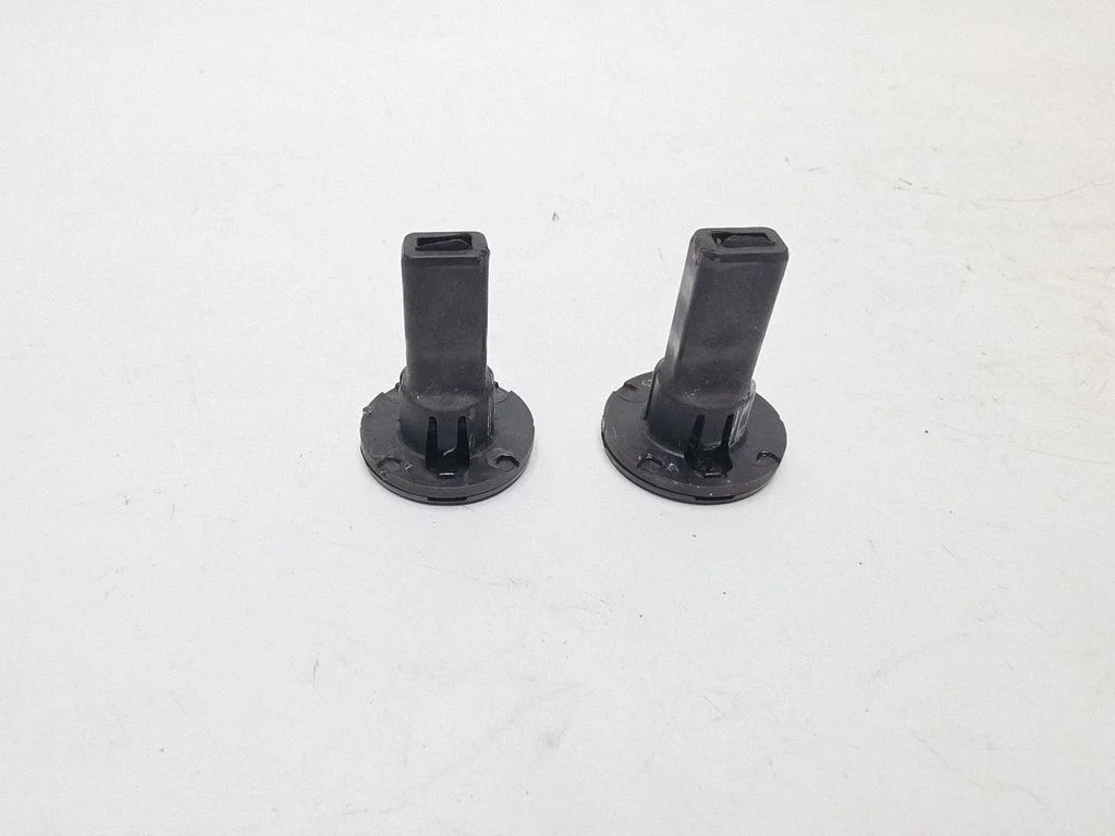 Radiator mount bracket