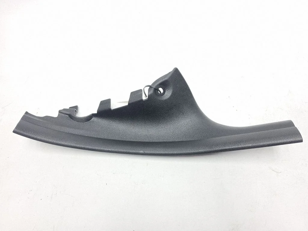 Front sill trim cover 17365810