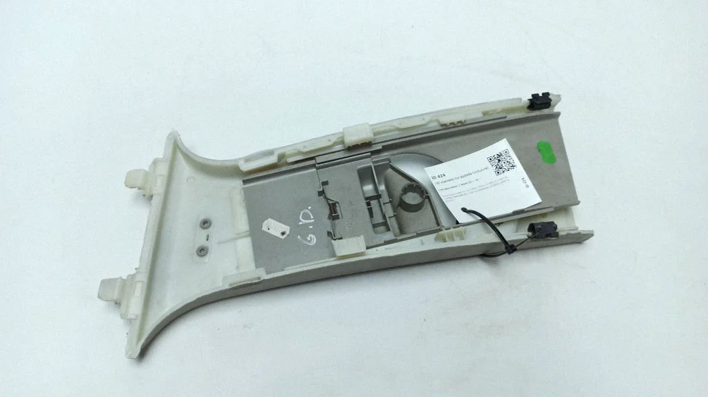 (B) pillar trim (top) – Mercedes-Benz C-Class AMG W204 (2007-2014)