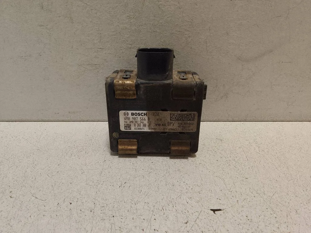 Moduł martwego pola 4M0907566B