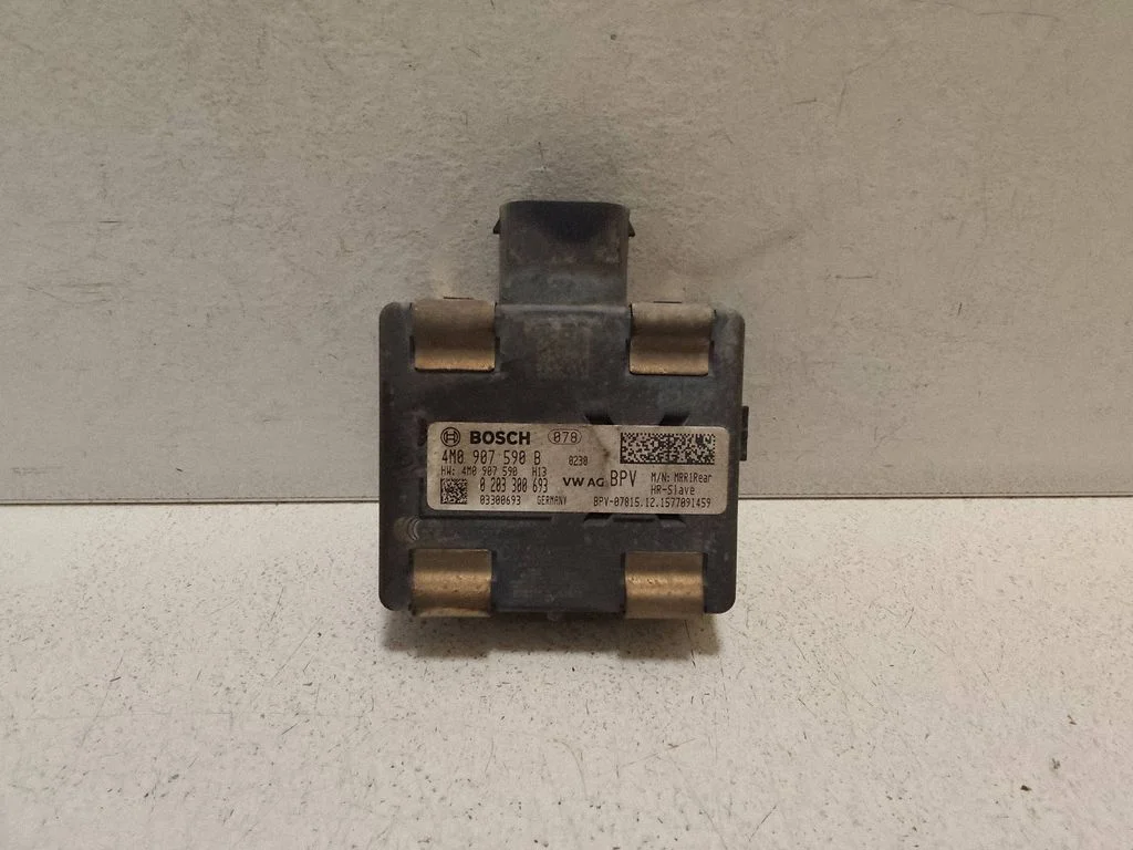 Moduł martwego pola 4M0907590B