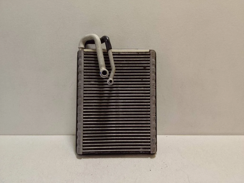 Kliimaseadme radiaator (salongis) – Audi Q7 4M (2015-)