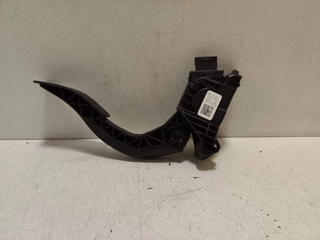 Accelerator throttle pedal 8W1723523