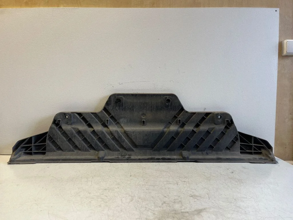 Rear bumper mounting bracket 4M0807329