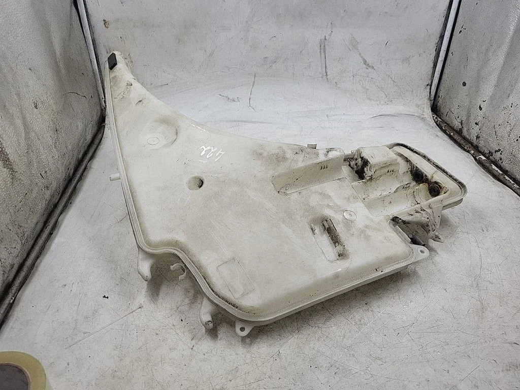 Windshield washer fluid reservoir/tank – BMW 3 Series E90 E91 (2005-2012)