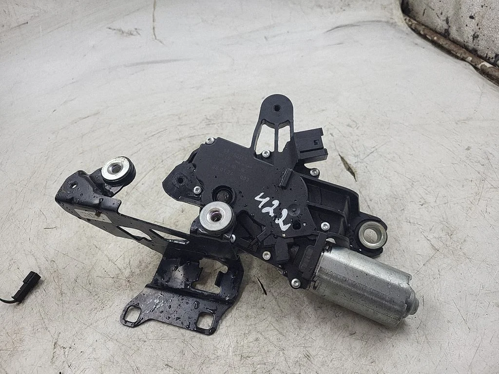 Rear window wiper motor – BMW 3 Series E90 E91 (2005-2012)