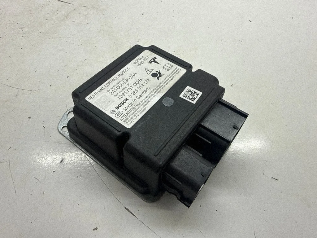 Airbag control unit/module – Tesla Model 3 (2017-)