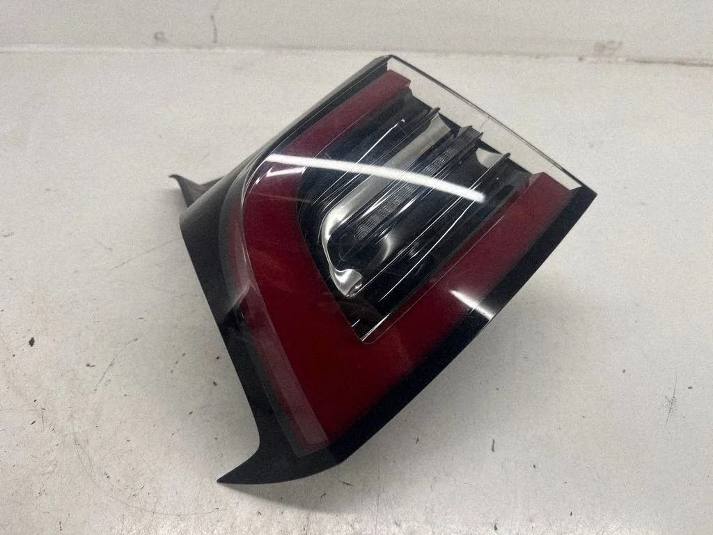 Rear/tail lights – Tesla Model 3 (2017-)