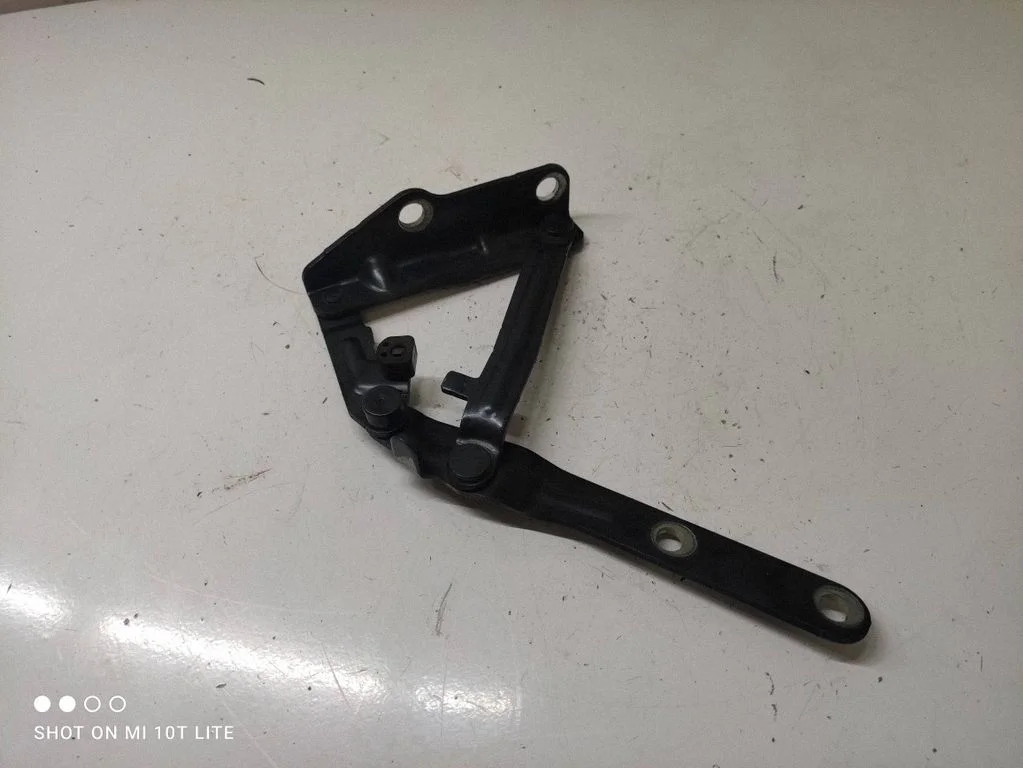 Engine bonnet/hood hinges 7H0823302D