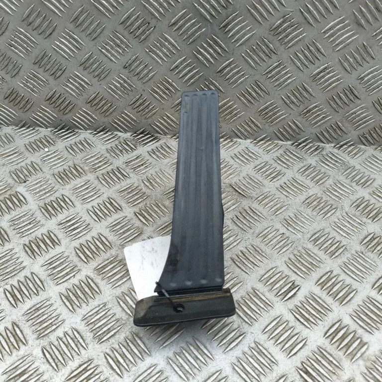 Accelerator throttle pedal – BMW 6 Series F12 F13 (2010-2018)