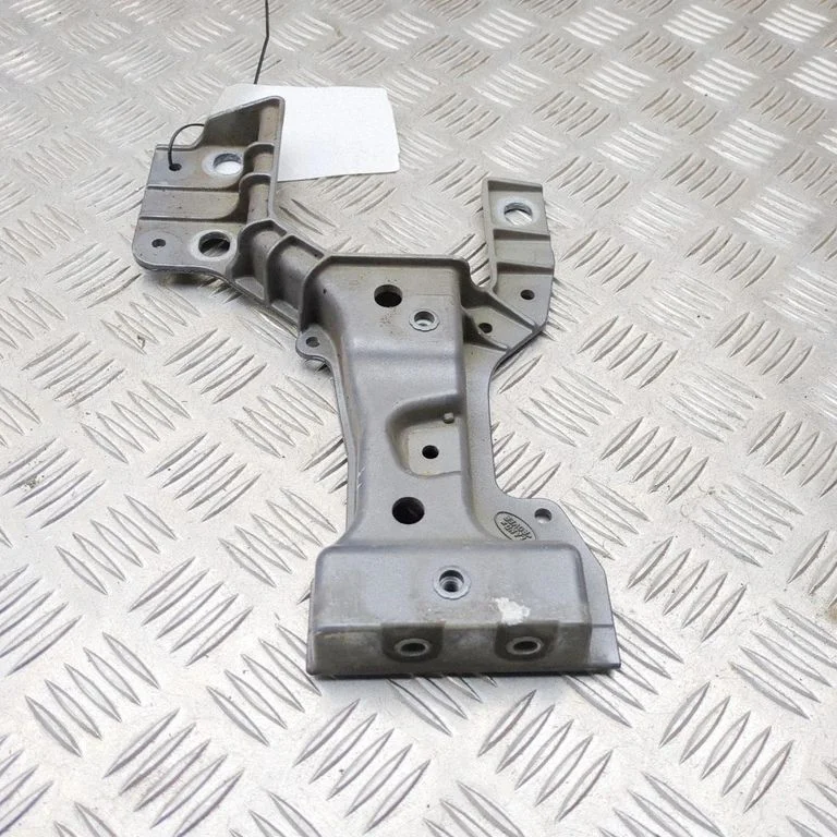 Front bumper cross member J8A217K898AD