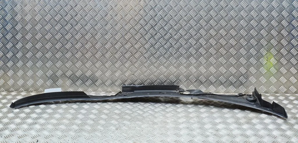 Podszybie (osłona wycieraczek) 7227346
