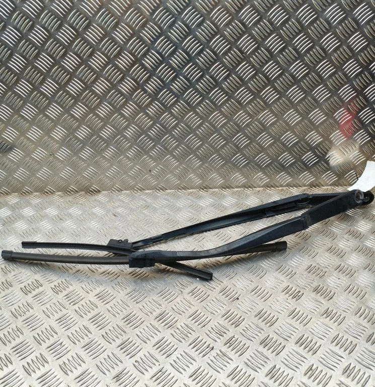 Windshield/front glass wiper blade – BMW 6 Series F12 F13 (2010-2018)