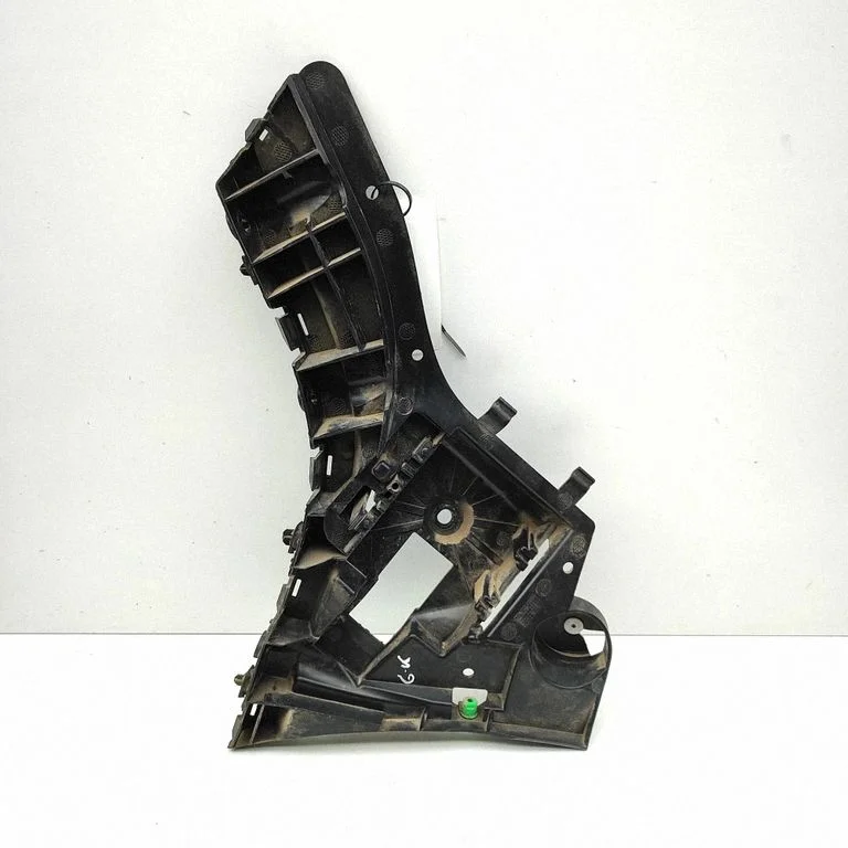 Rear bumper mounting bracket 31323763