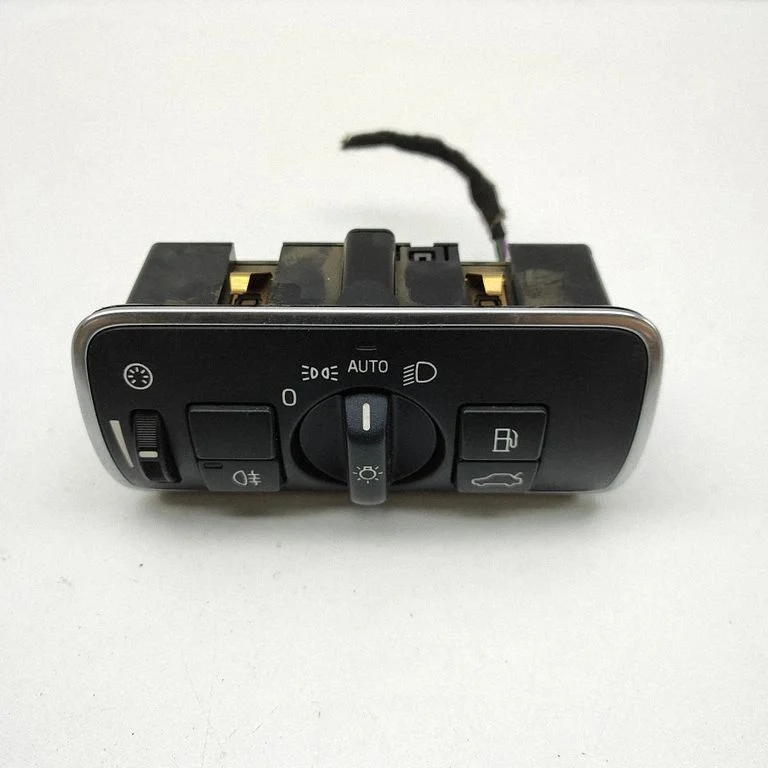 Light switch 31443839