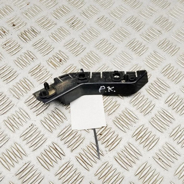 Front bumper mounting bracket – Land Rover Discovery Sport (2014-)