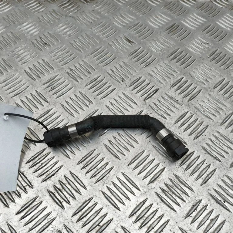 Przewody układu chłodzenia silnika 8517081