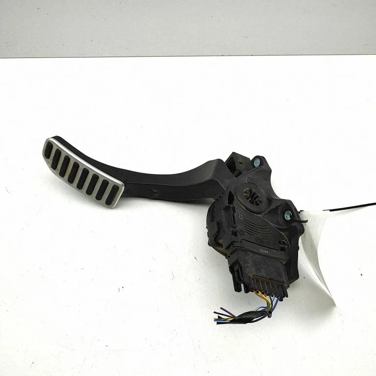Accelerator throttle pedal 31329371