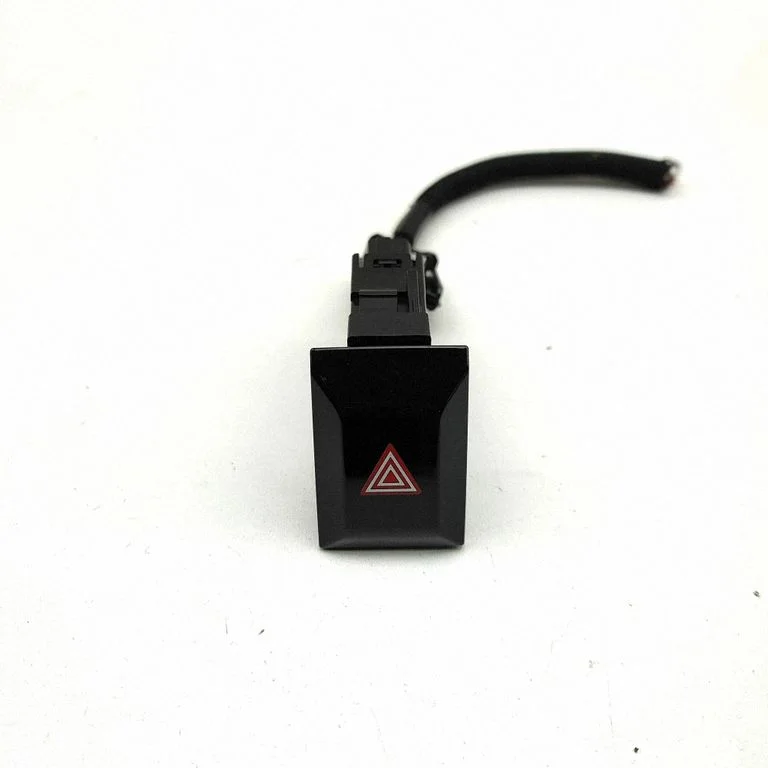Avārijas gaismu slēdzis 8433202400