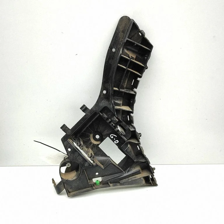 Rear bumper mounting bracket 31323764