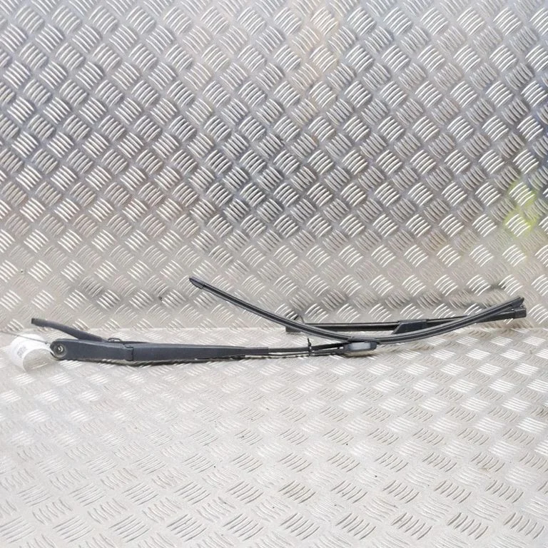 Esiklaasi kojamees HK8317526AA