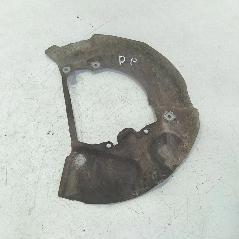 Front brake disc dust cover plate – front right