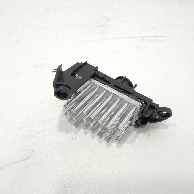 Headlight part 6NHM0000