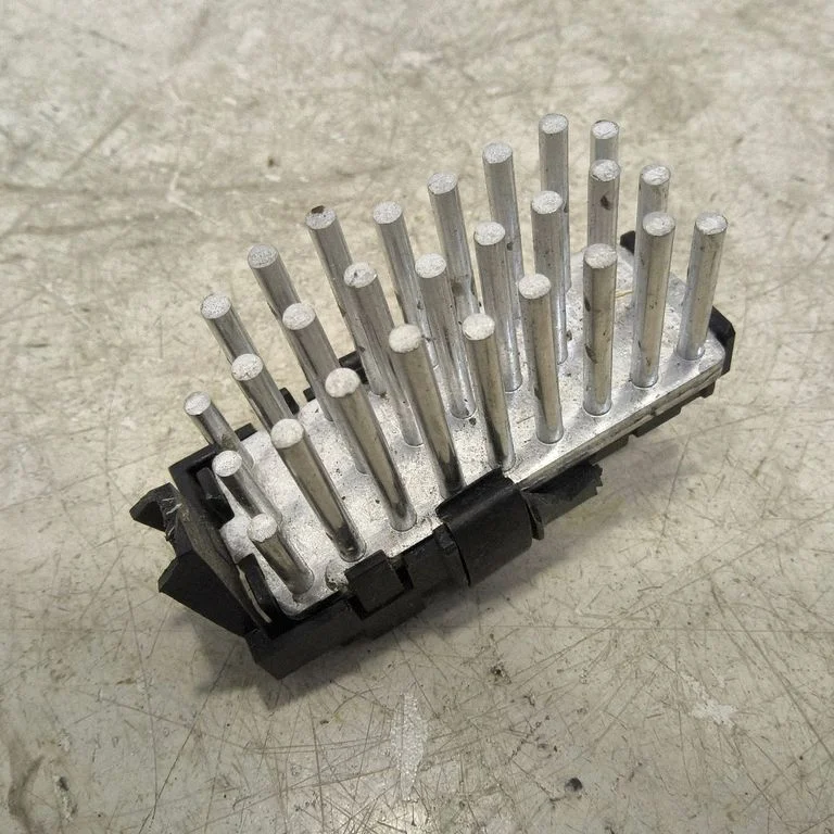 Headlight part 6NHM0000