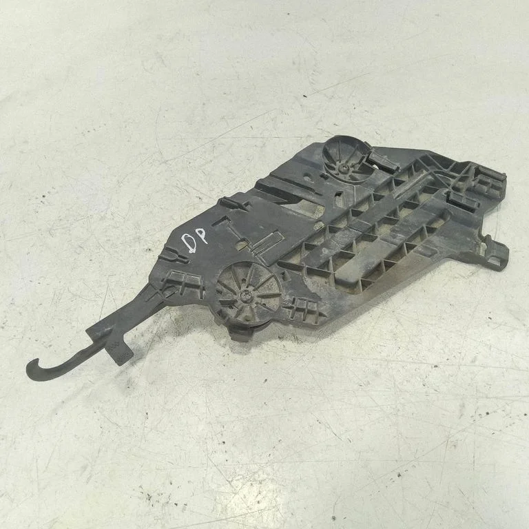 Headlight/headlamp mounting bracket RE17035202