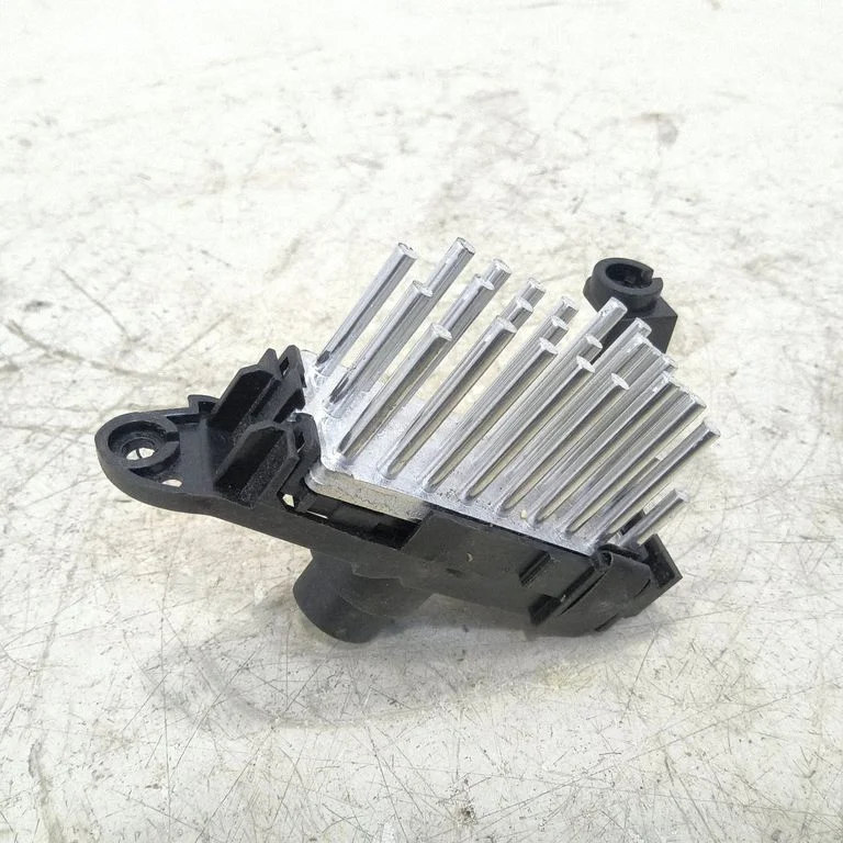 Headlight part 6NHM0000