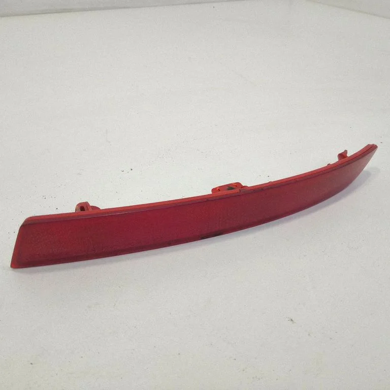 Rear tail light reflector 7318556