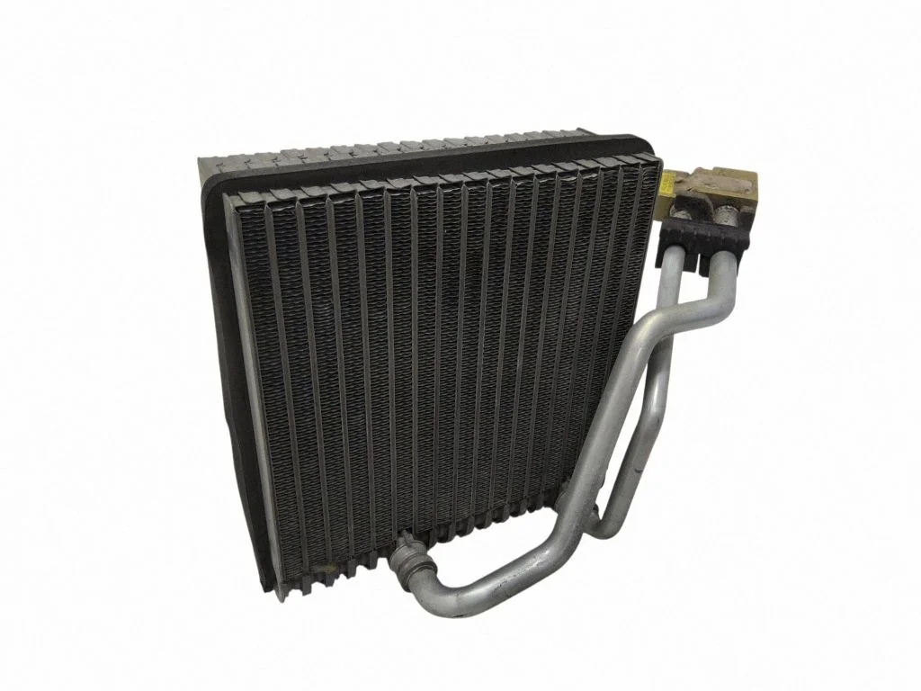 Kliimaseadme radiaator (salongis) 33092329B