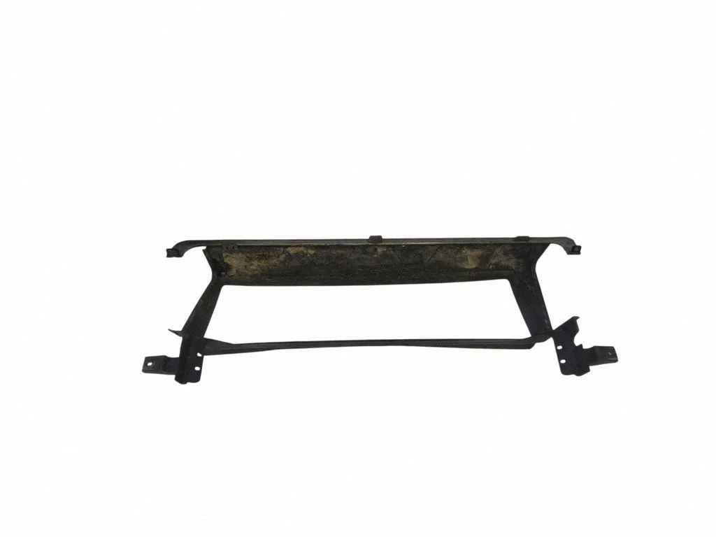 Intercooler air guide/duct channel – front