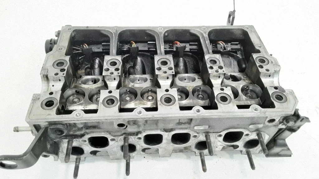 Engine head 038103373R